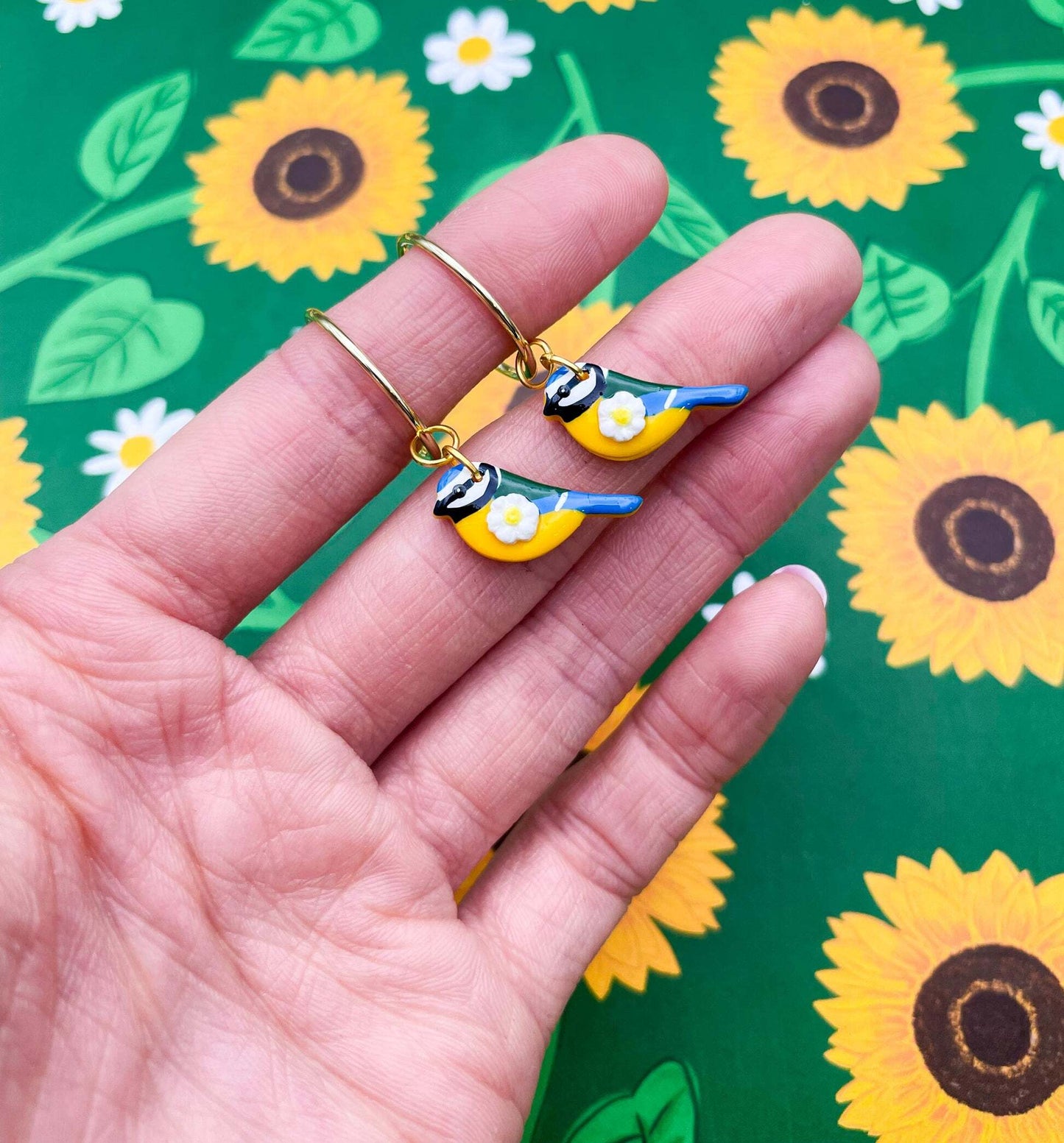 Blue Tit Bird & White Daisy Floral Dangle Earrings