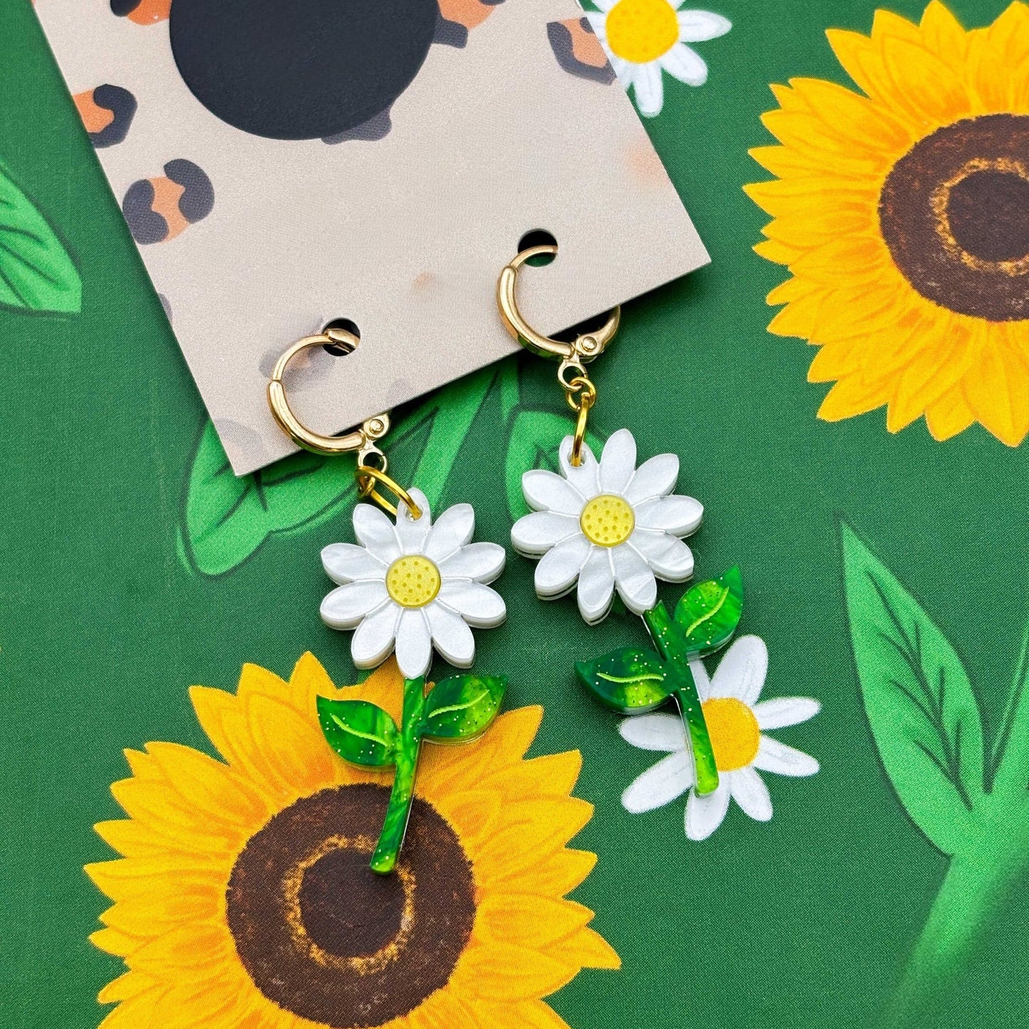 White Daisy Flower Acrylic Dangle Earrings