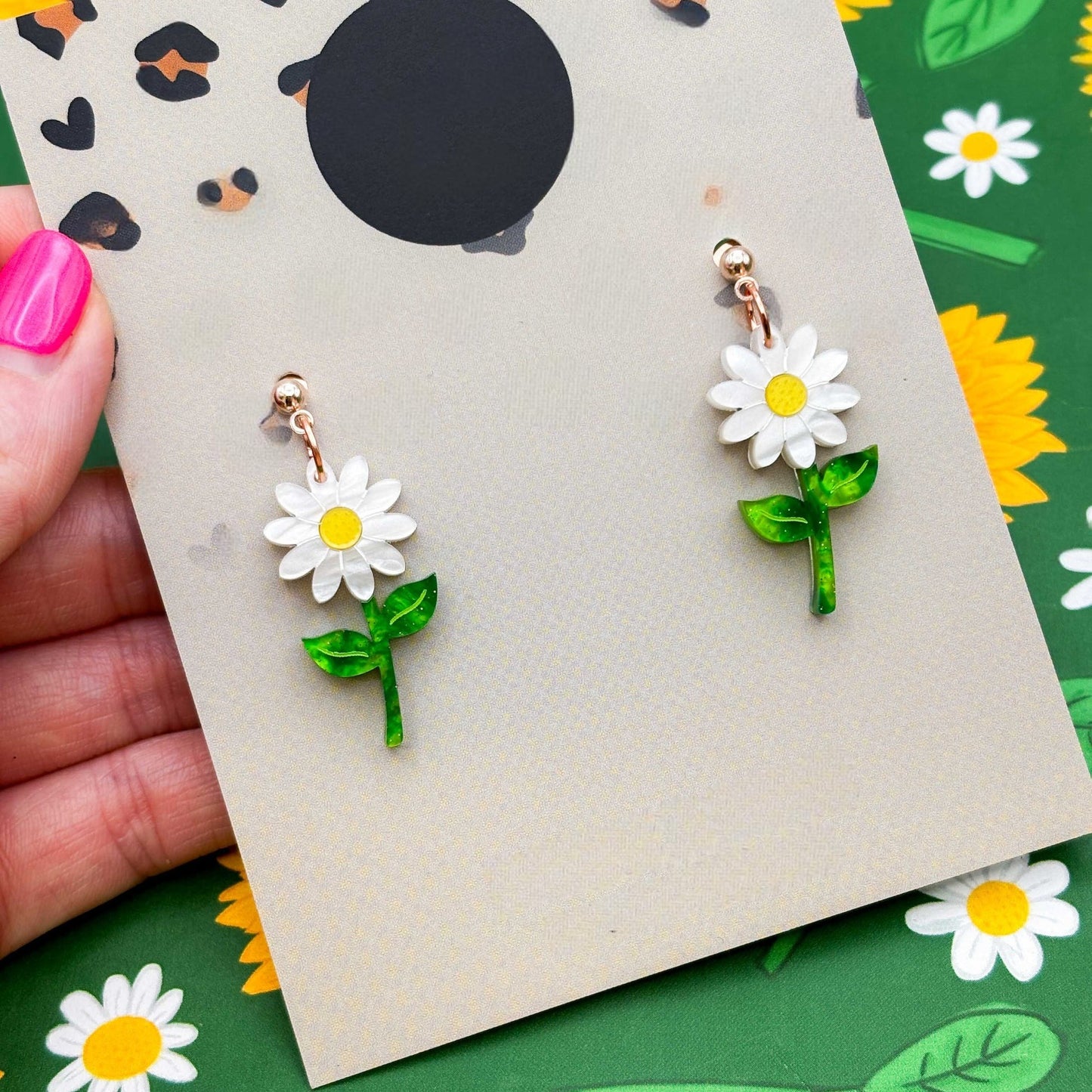 White Daisy Flower Acrylic Dangle Earrings