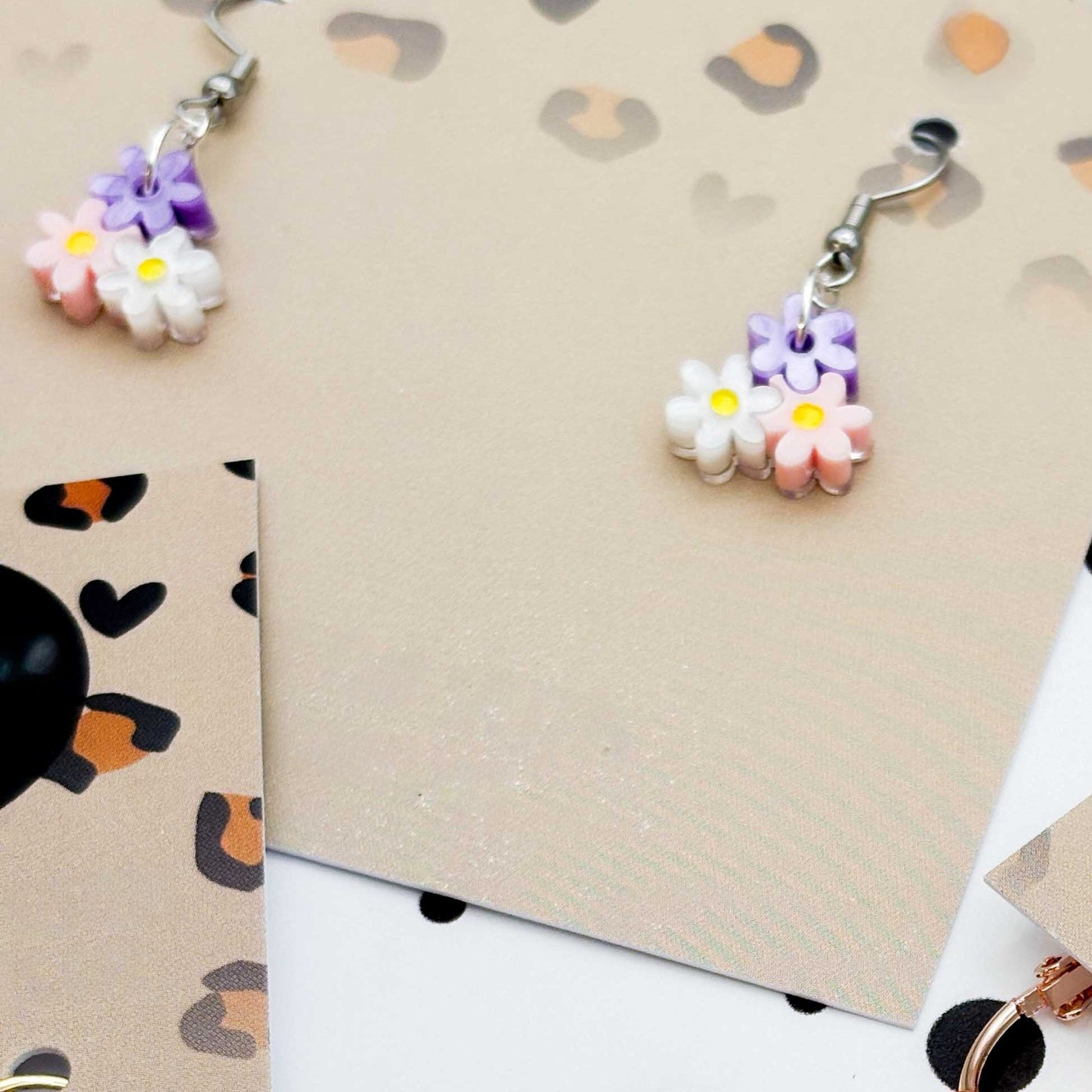 Lilac Pink & White Trio of Daisy Acrylic Dangle Earrings