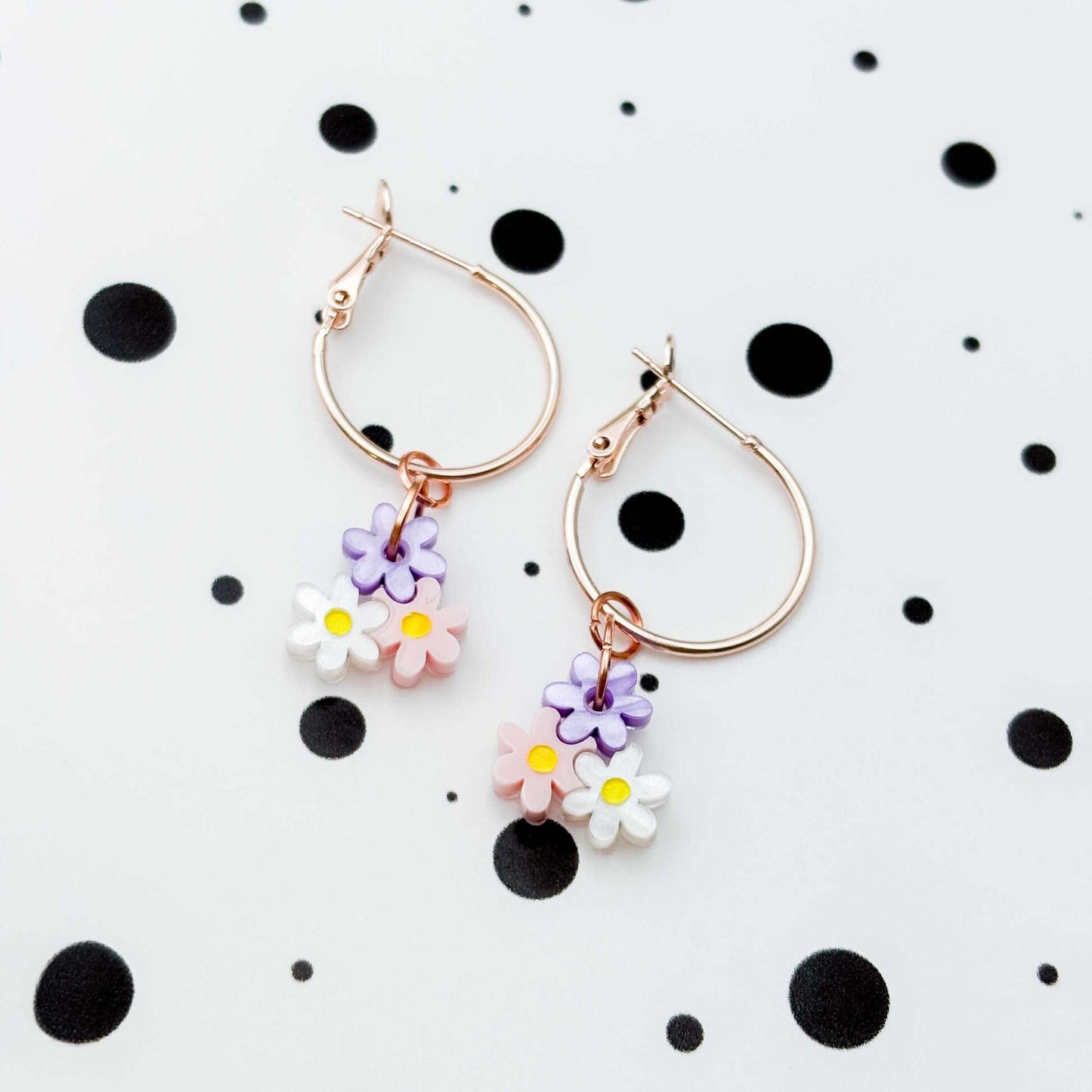 Lilac Pink & White Trio of Daisy Acrylic Dangle Earrings